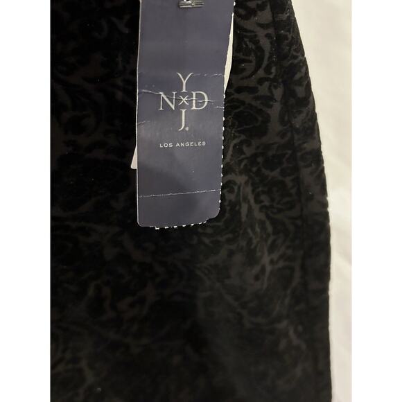 NYDJ Black Primrose Flocking Women's size 8P - Picture 4 of 7